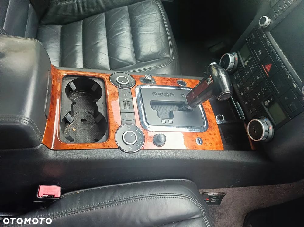 TOUAREG 7L RAMKA MIESZKA GAŁKA PANEL - 1