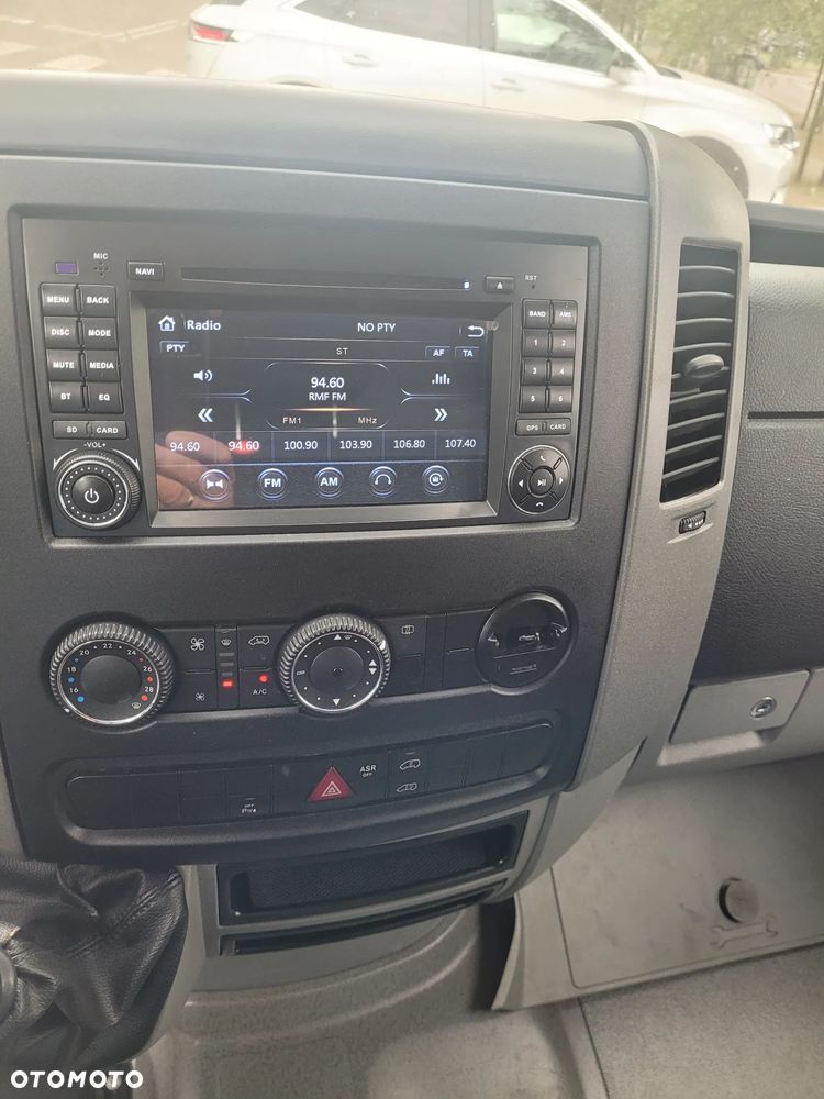 Mercedes-Benz Sprinter - 20