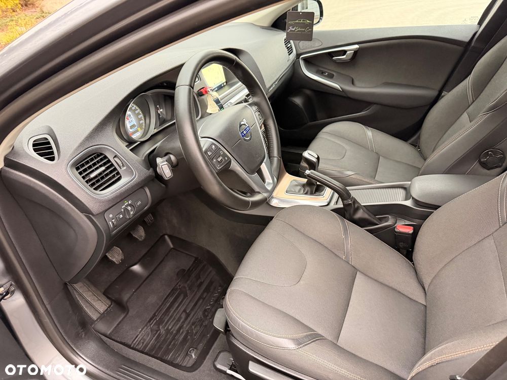 Volvo V40 D2 Summum - 36