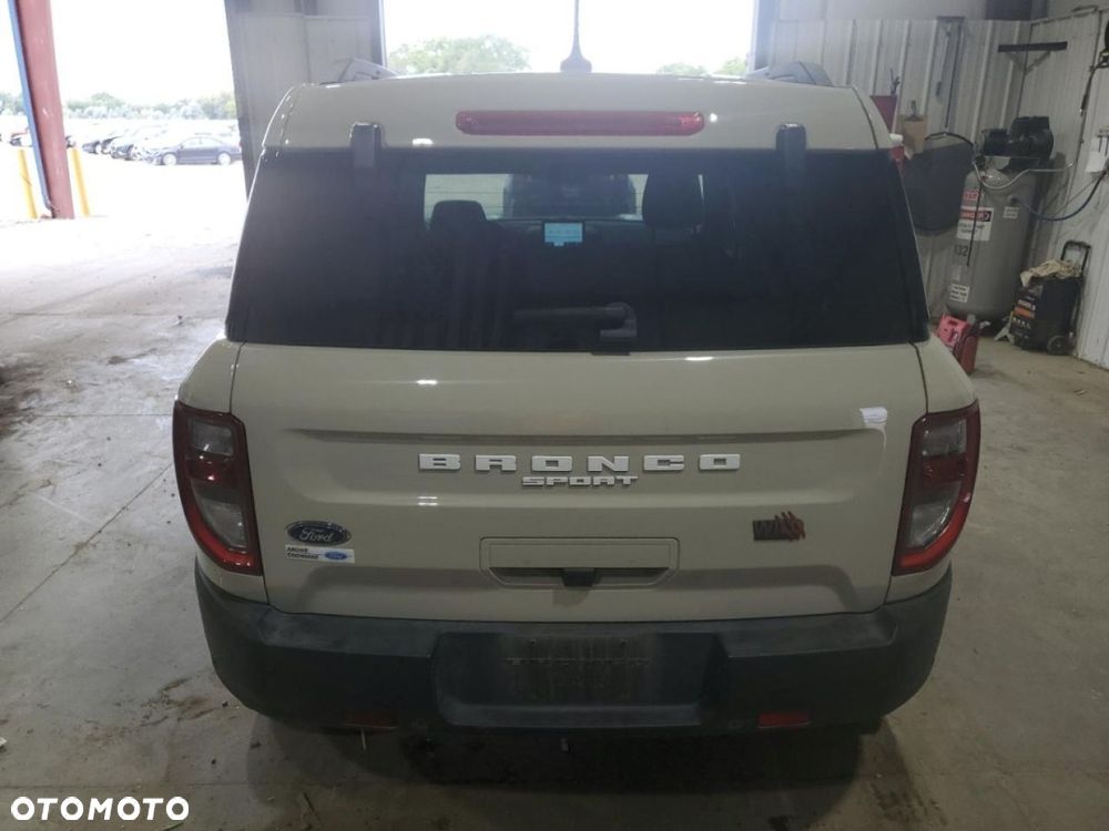 Ford Bronco - 7