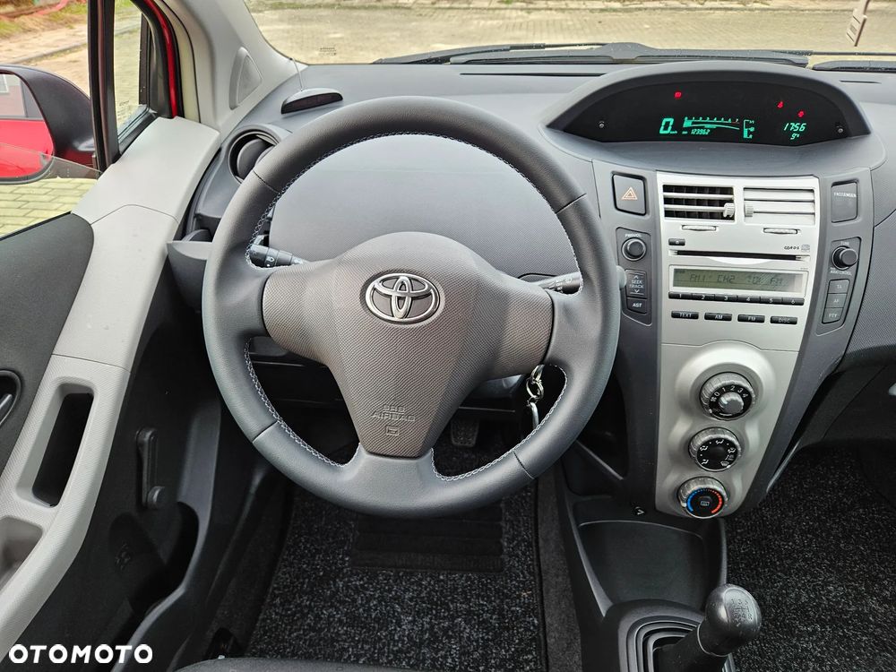 Toyota Yaris 1.0 Terra - 19