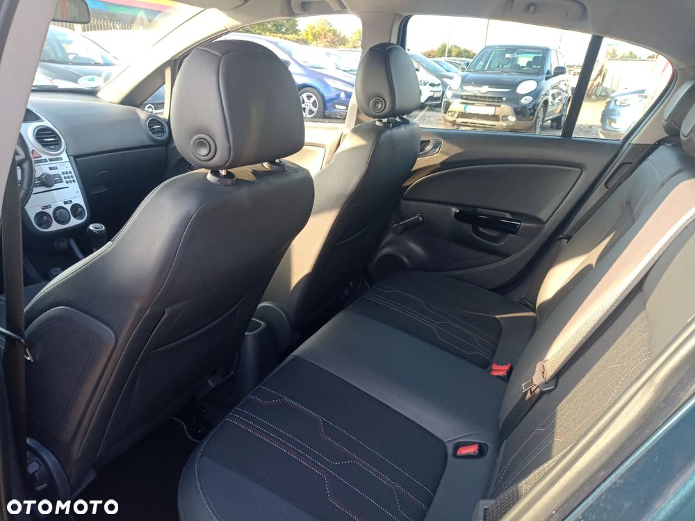 Opel Corsa 1.4 16V Edition 150 - 10