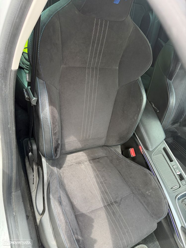Renault Mégane ENERGY dCi 165 EDC GT - 12