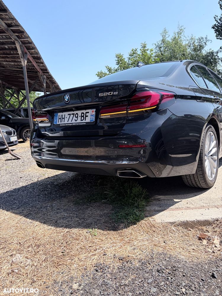 BMW Seria 5 520e Aut. Luxury Line - 15