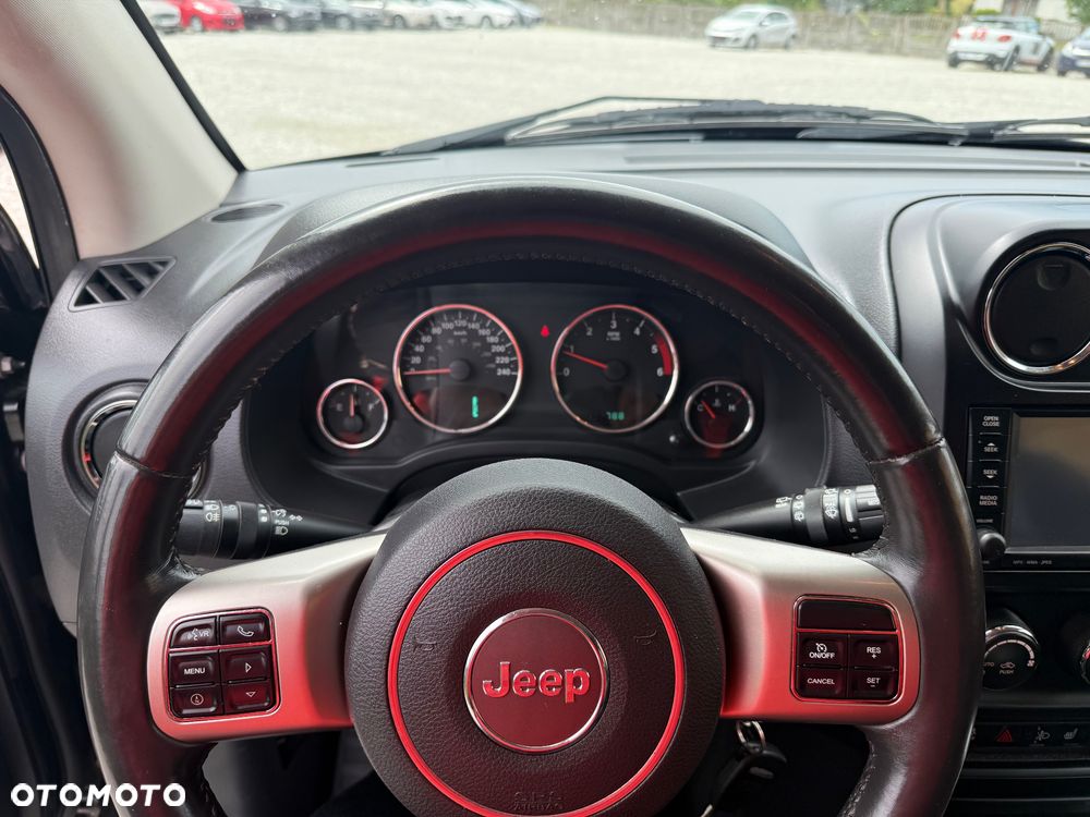 Jeep Compass - 30
