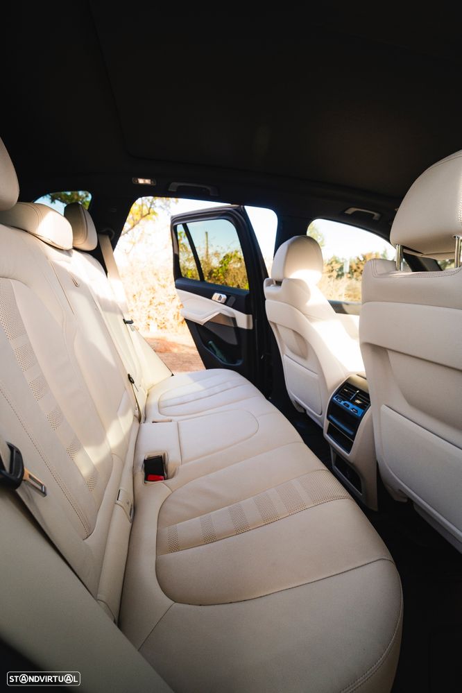 BMW X5 45 e xDrive Pack M - 17