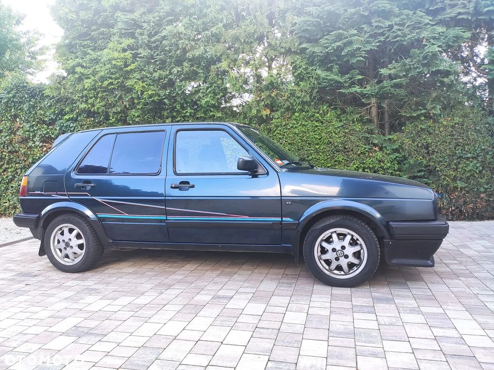 Volkswagen Golf - 2