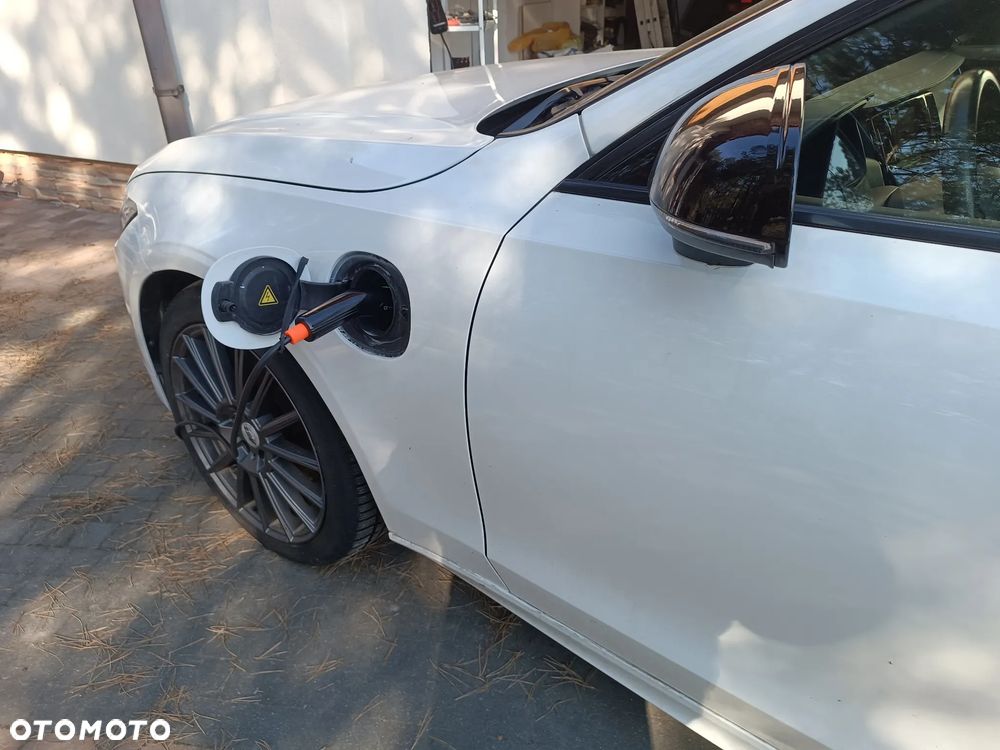 Volvo V90 T8 AWD Plug-In Hybrid R-Design - 16