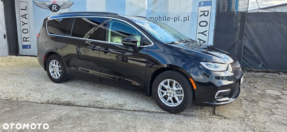 Chrysler Pacifica - 5
