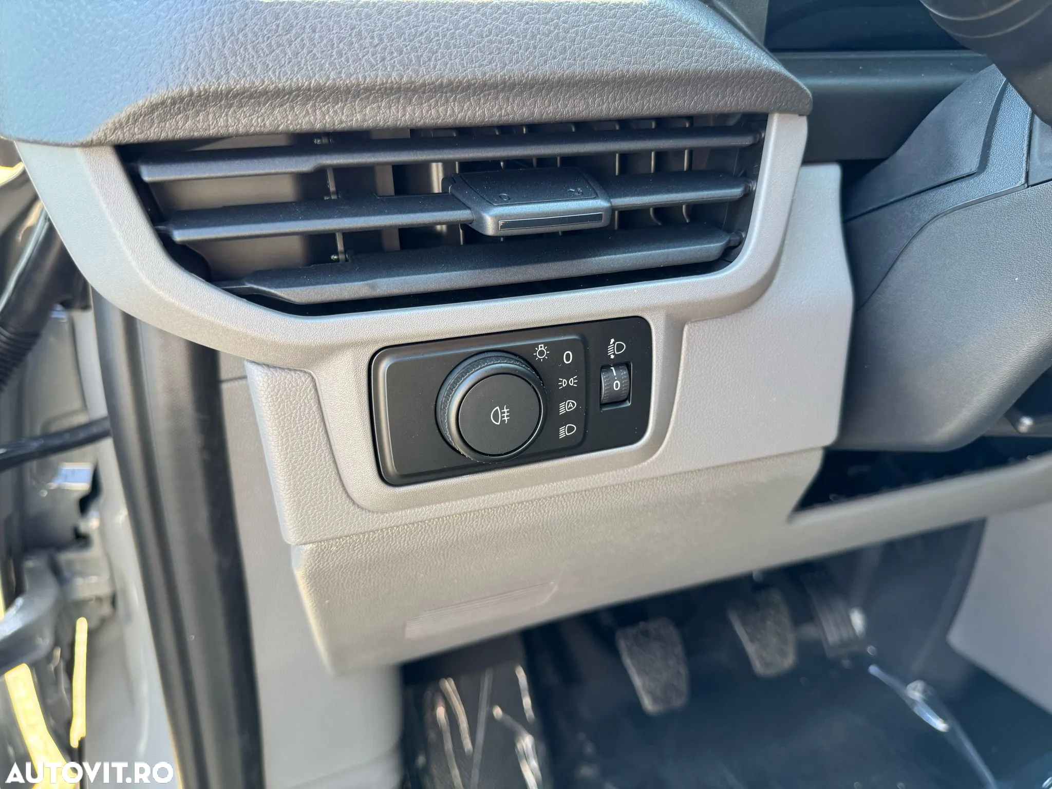 Volkswagen Transporter - 12