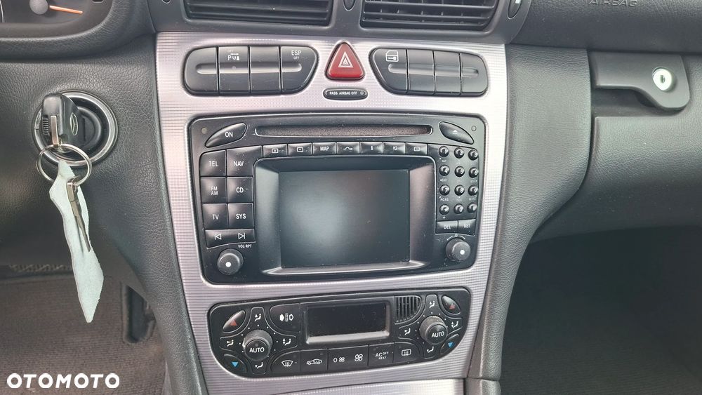 Mercedes-Benz Klasa C 320 Avantgarde - 31