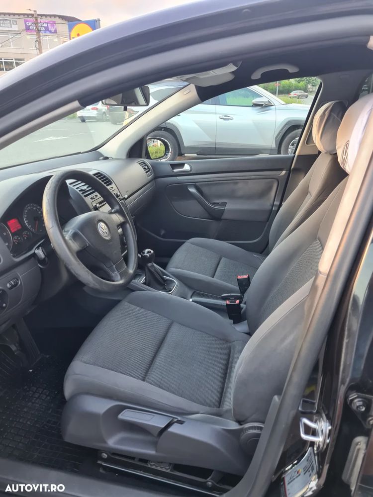 Volkswagen Golf - 10