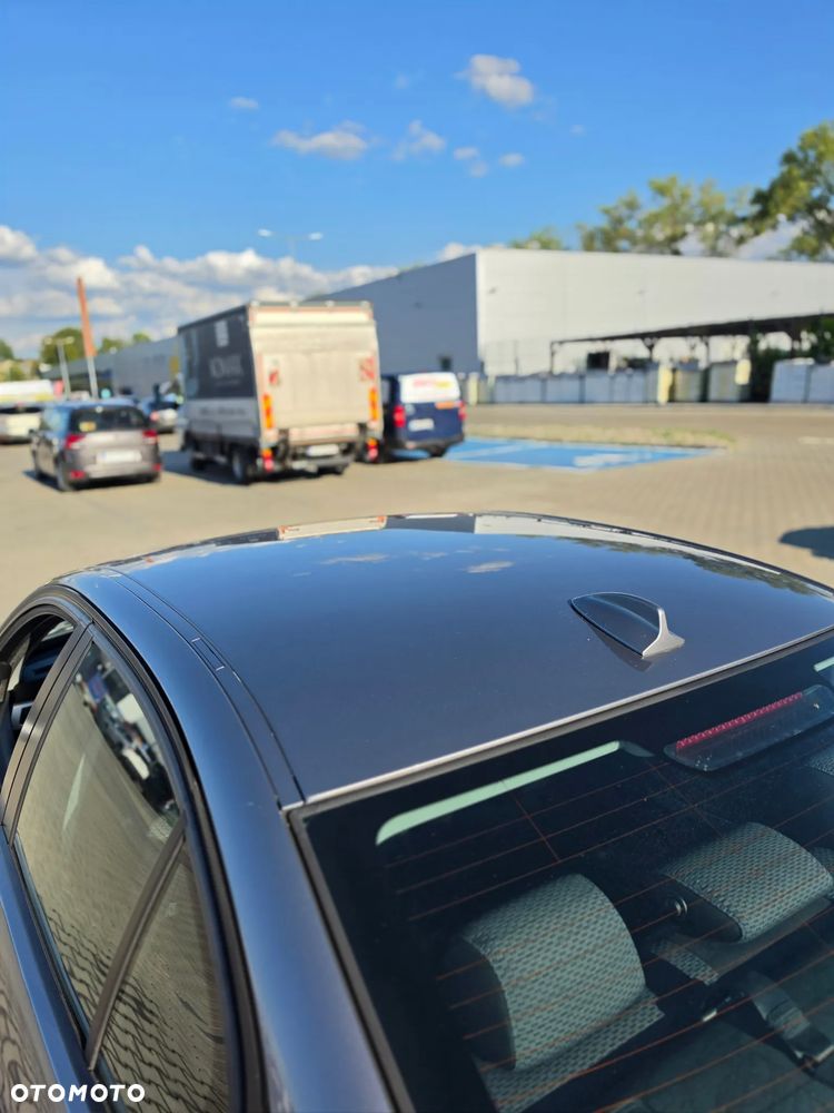 BMW Seria 3 320d xDrive DPF - 14