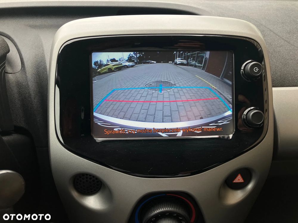 Toyota Aygo x-play - 24