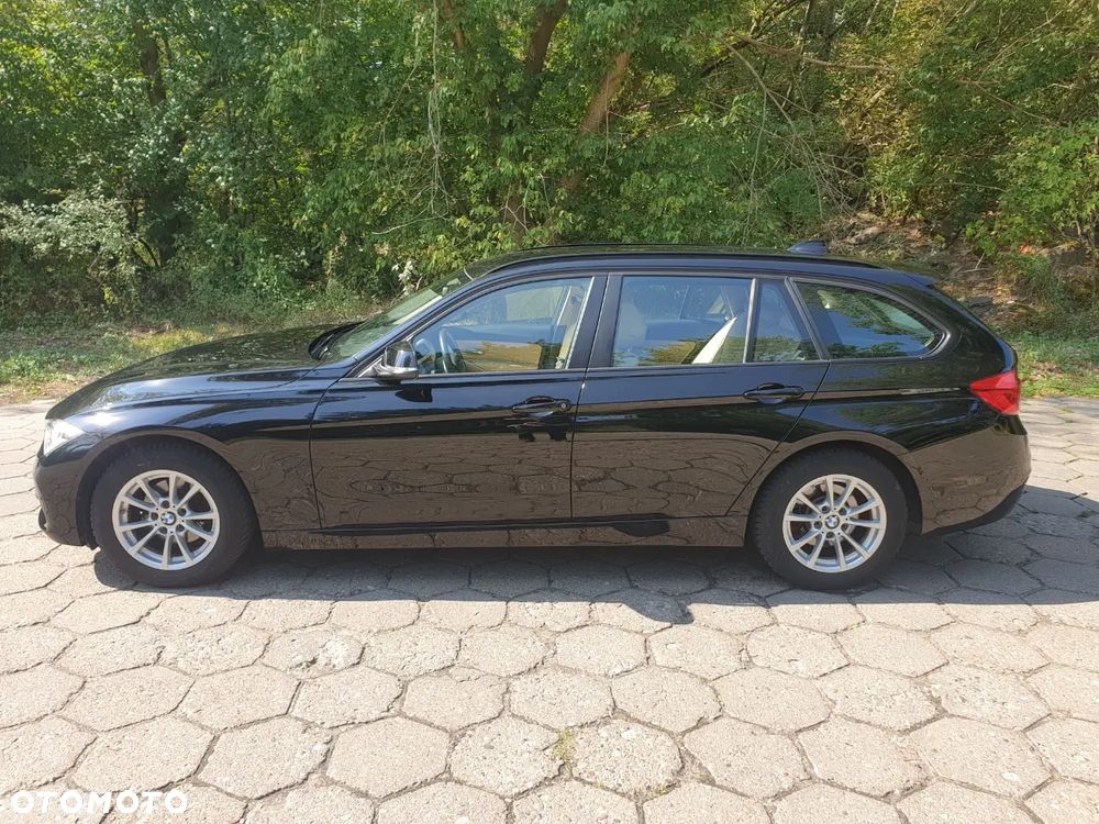 BMW Seria 3 318i - 4