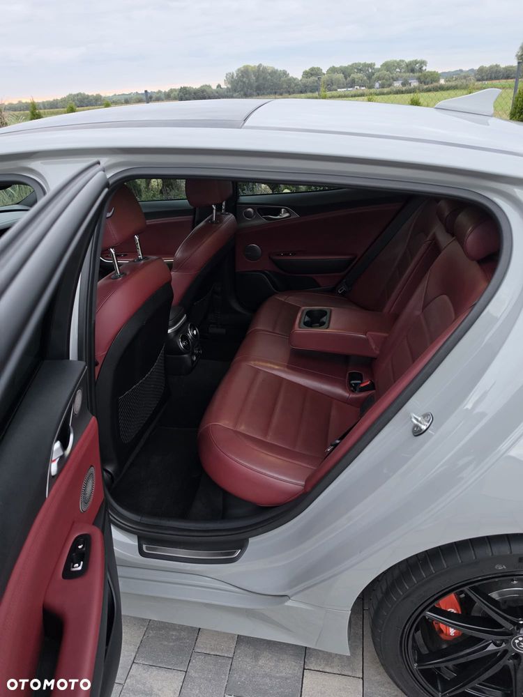 Kia Stinger 3.3 T-GDI V6 GT AWD - 22