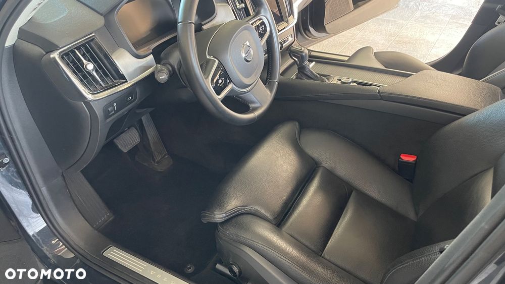 Volvo V90 D4 Momentum - 17