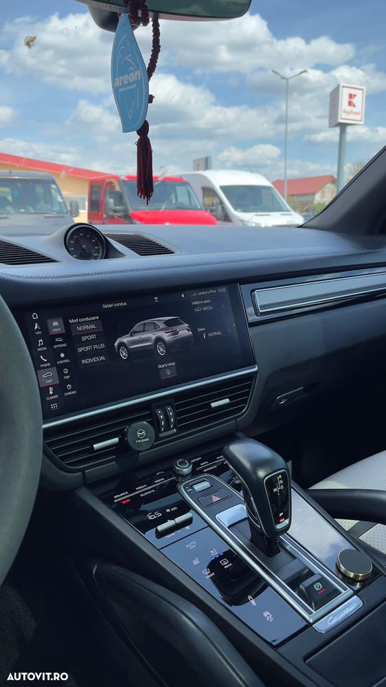 Porsche Cayenne - 11