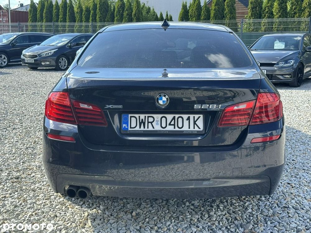 BMW Seria 5 528i xDrive - 7