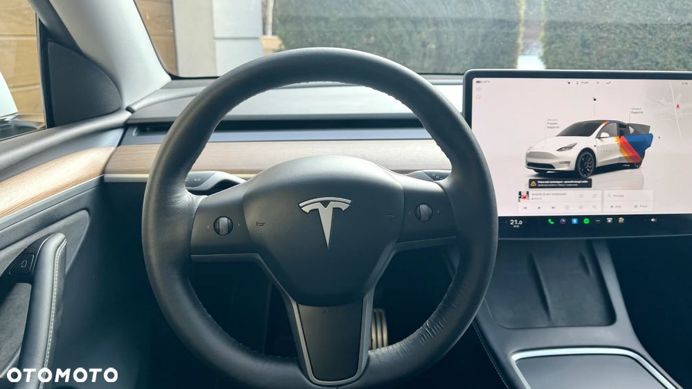 Tesla Y Performance AWD - 23