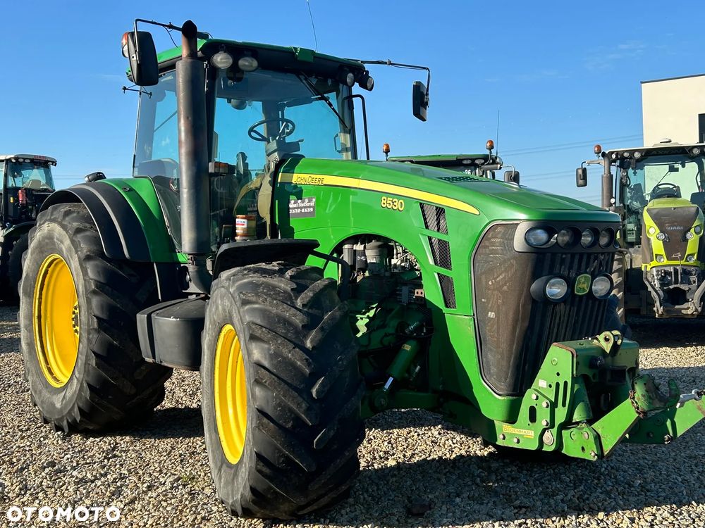 John Deere 8530