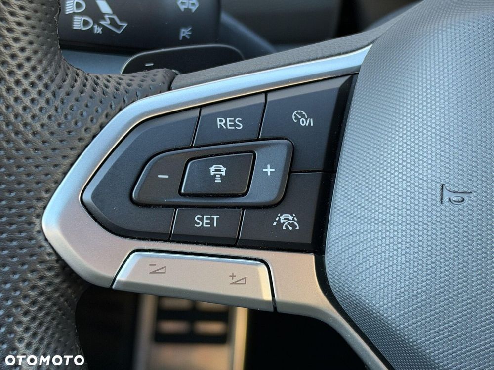 Volkswagen T-Roc - 18