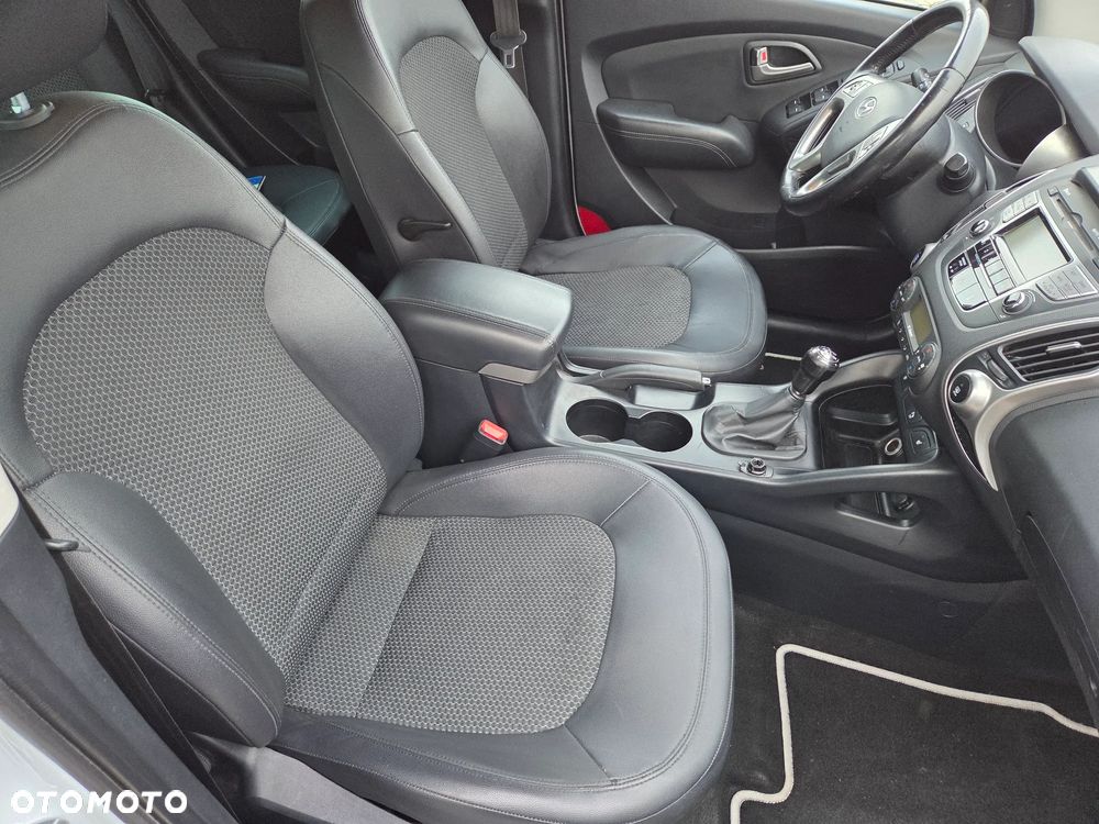 Hyundai ix35 2.0 2WD Style - 17
