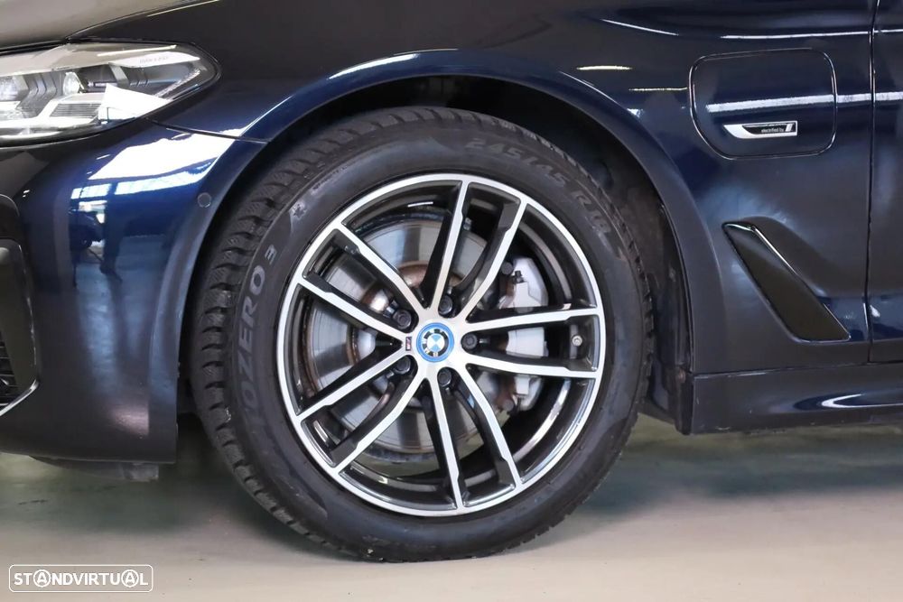 BMW 530 e Pack Desportivo M - 14