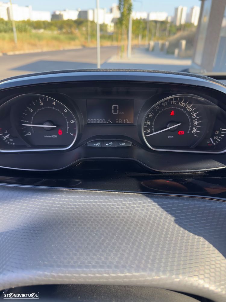 Peugeot 208 1.2 PureTech Style - 11