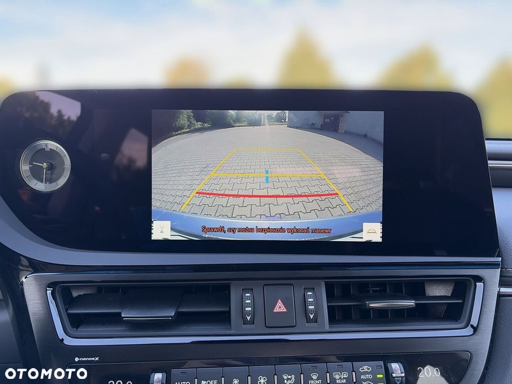 Lexus ES 300h Business Edition - 24