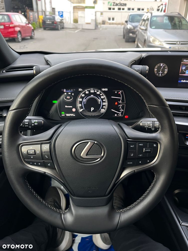 Lexus UX - 11