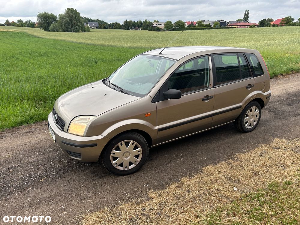 Ford Fusion - 4