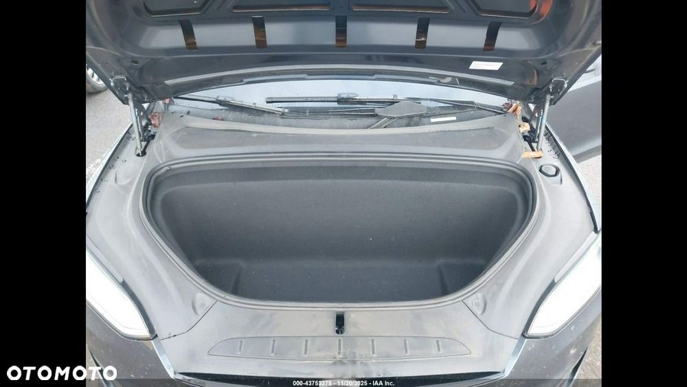 Tesla Model X AWD - 12
