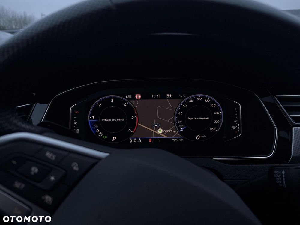 Volkswagen Passat - 15