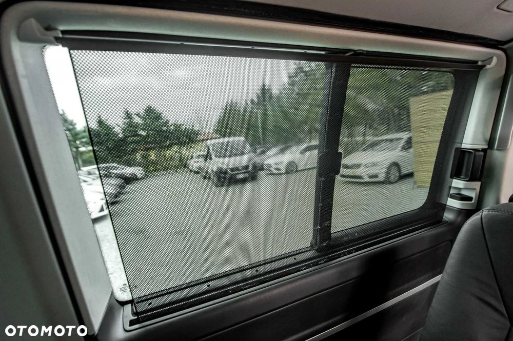 Volkswagen Multivan - 24