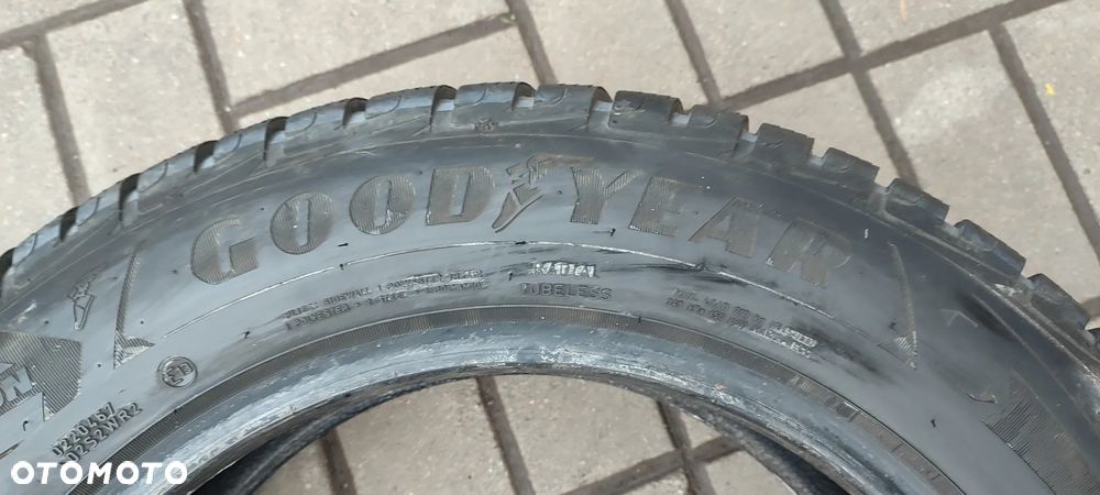 OPONY ZIMOWE 205/60R16 GOODYEAR ULTRAGRIP PERFORMANCE RSC (2118) ZIMA KOMPLET 4 SZTUKI - 3