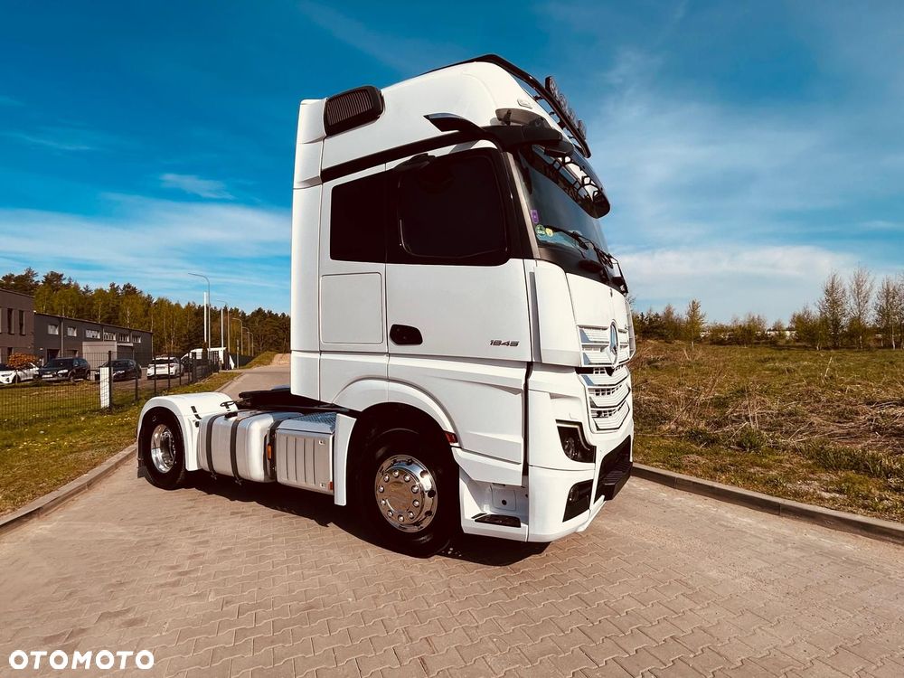 Mercedes-Benz Actros - 3