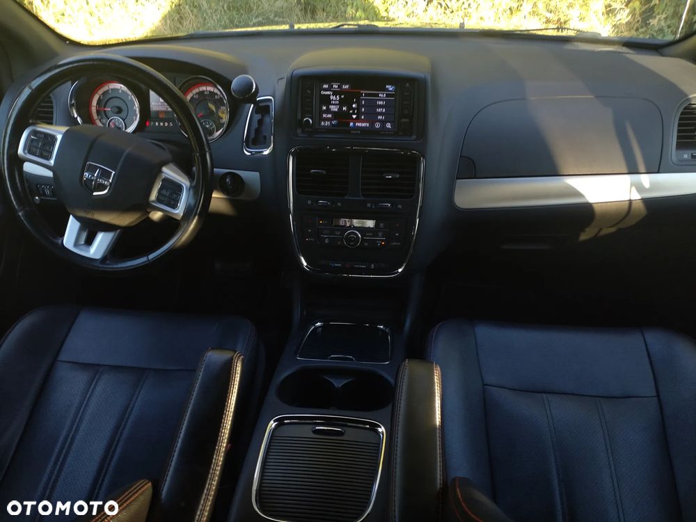 Dodge Grand Caravan 3.6 R/T - 8