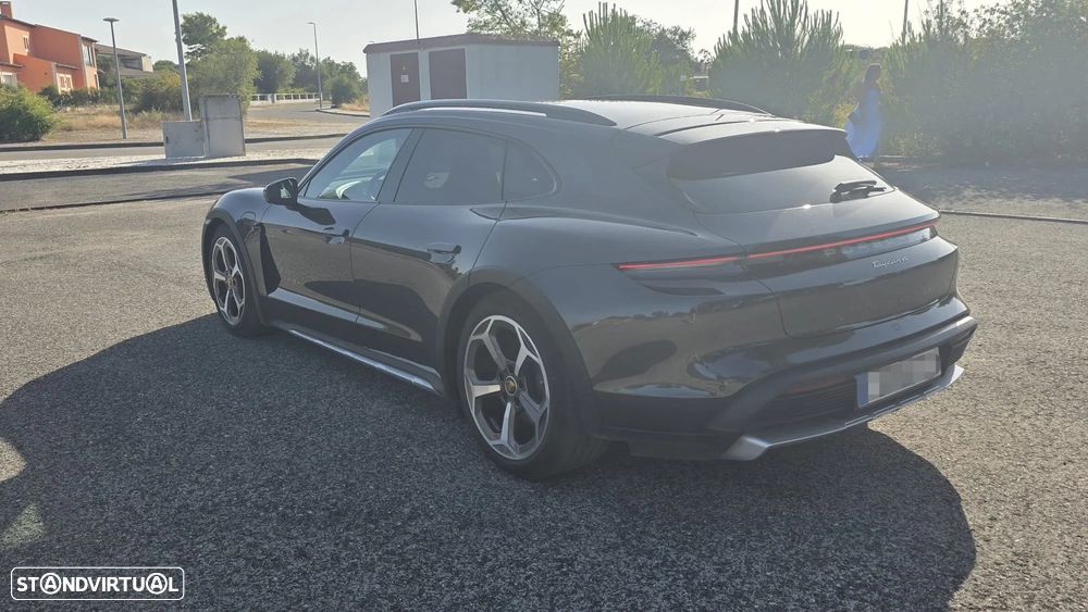 Porsche Taycan Cross Turismo 4 - 12
