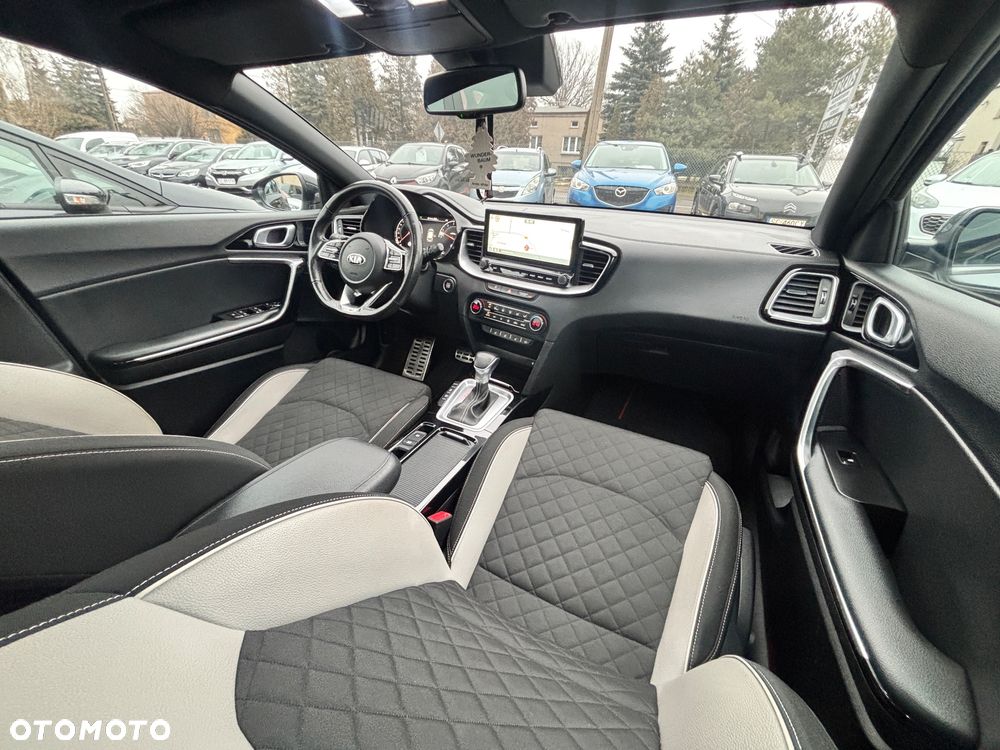 Kia ProCeed - 11