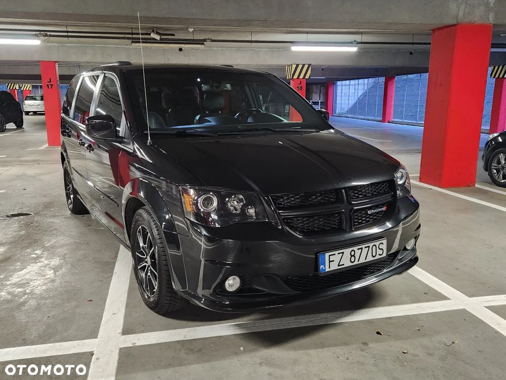 Dodge Grand Caravan 3.6 R/T - 12