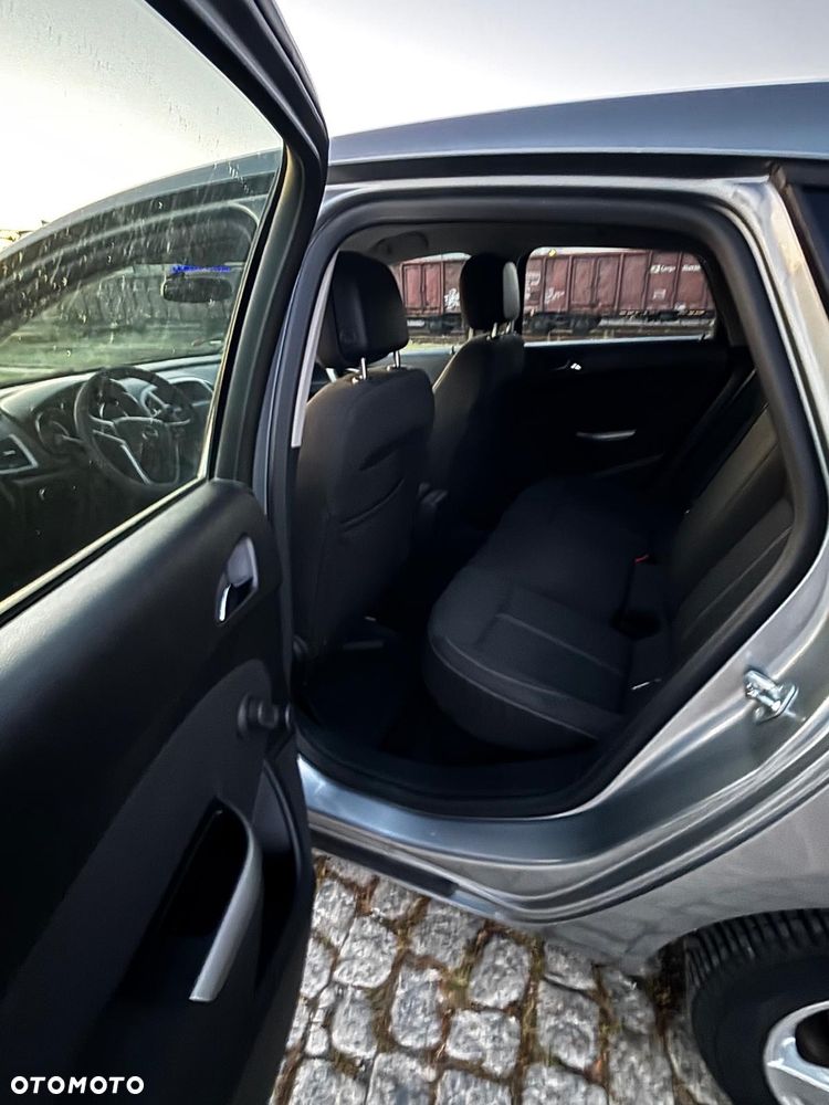 Opel Astra 1.6 - 8