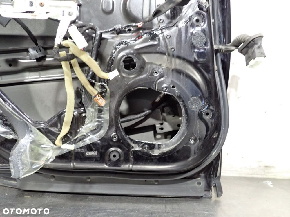 DRZWI LEWY TYŁ INFINITI M37X kol: GAC - 30