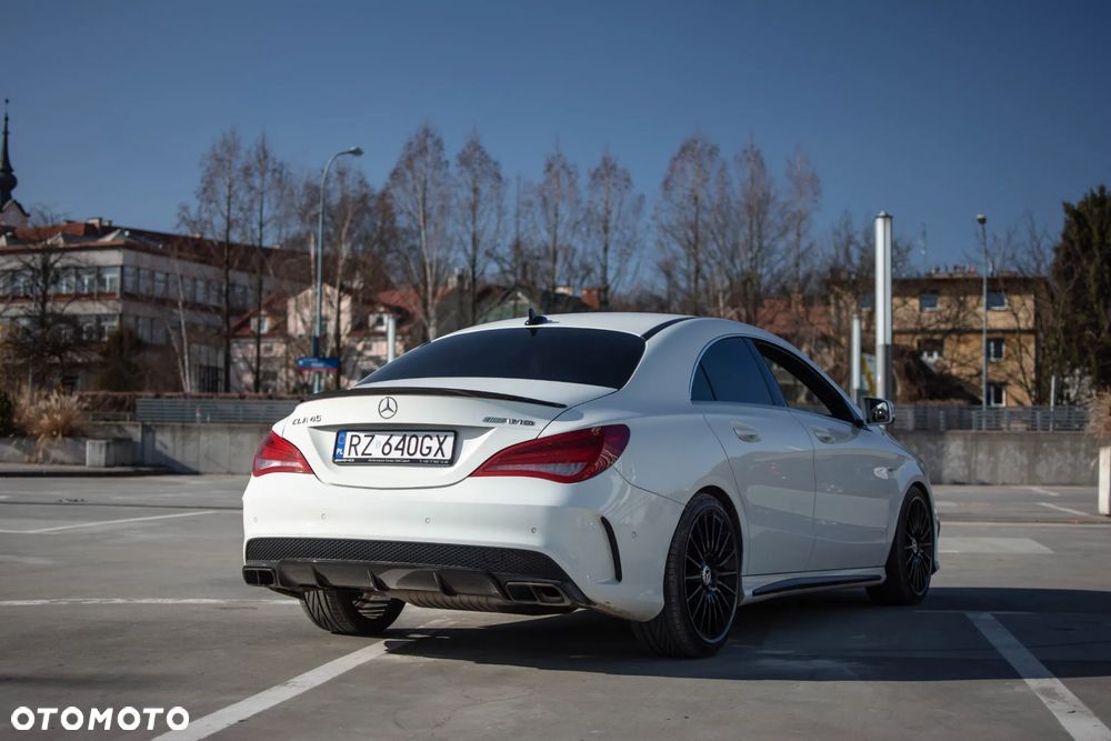 Mercedes-Benz CLA - 10