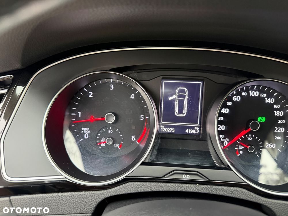 Volkswagen Passat 2.0 TDI SCR DSG - 11