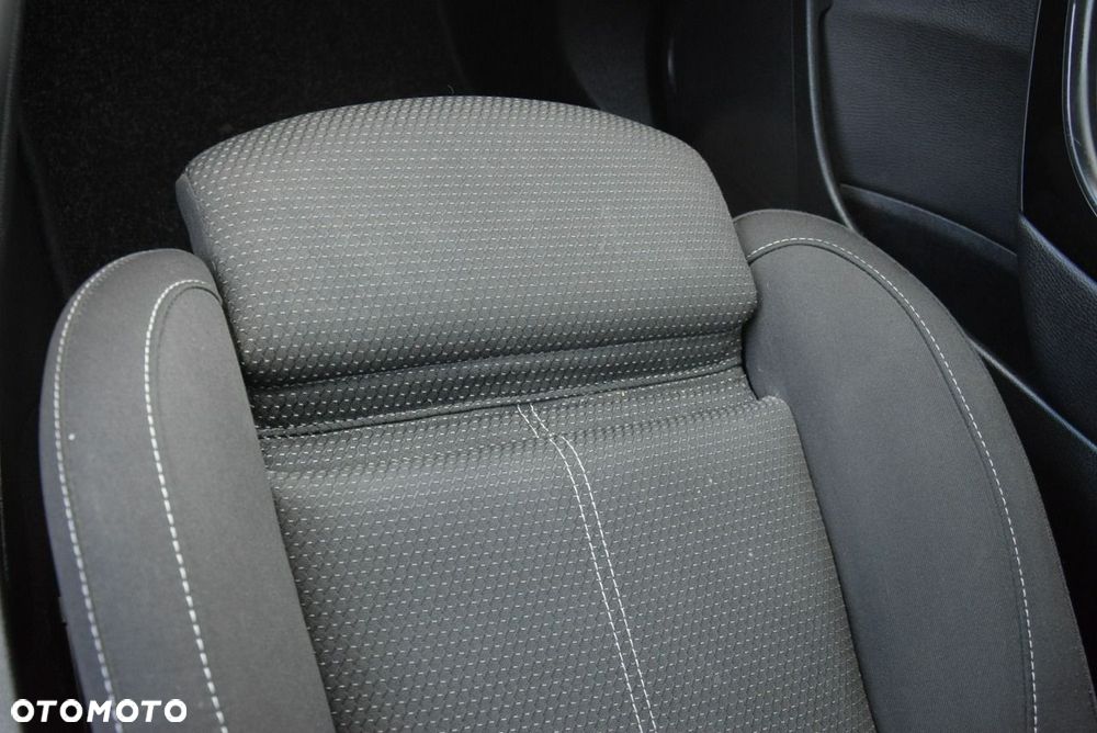 Opel Astra 1.4 Turbo Exklusiv - 29