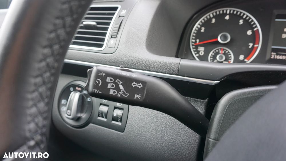 Volkswagen Touran 1.4 TSI DSG Comfortline - 17