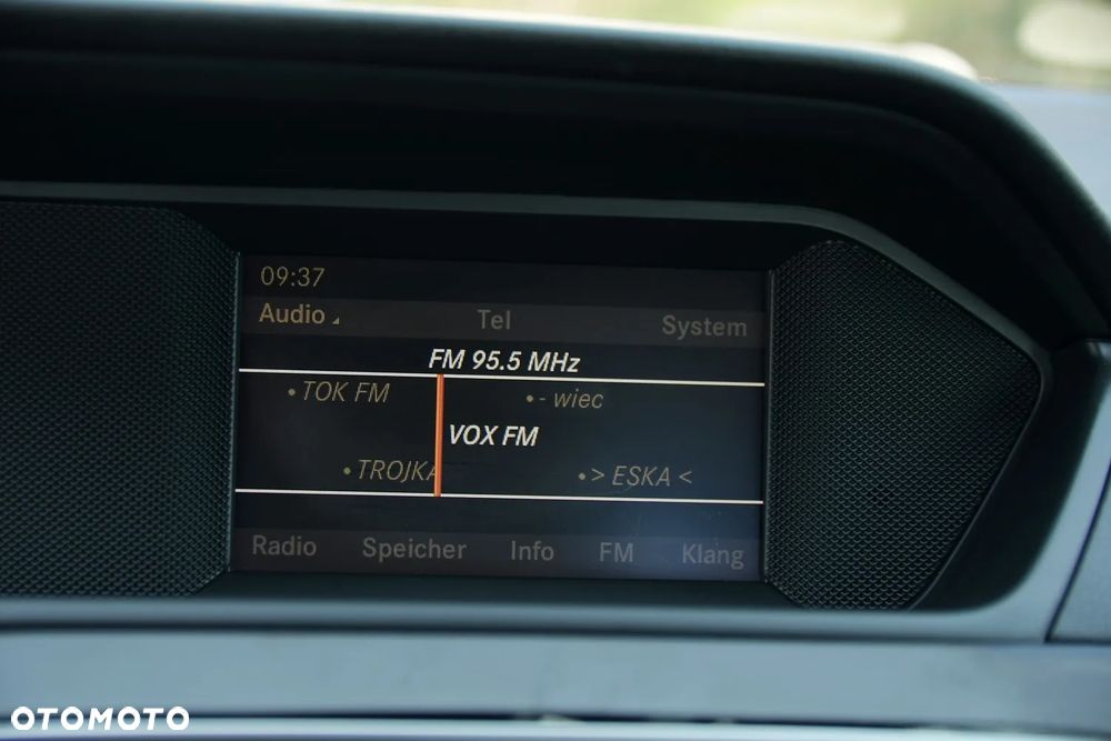 Mercedes-Benz Klasa C 180 CGI Automatik BlueEFFICIENCY Elegance - 33