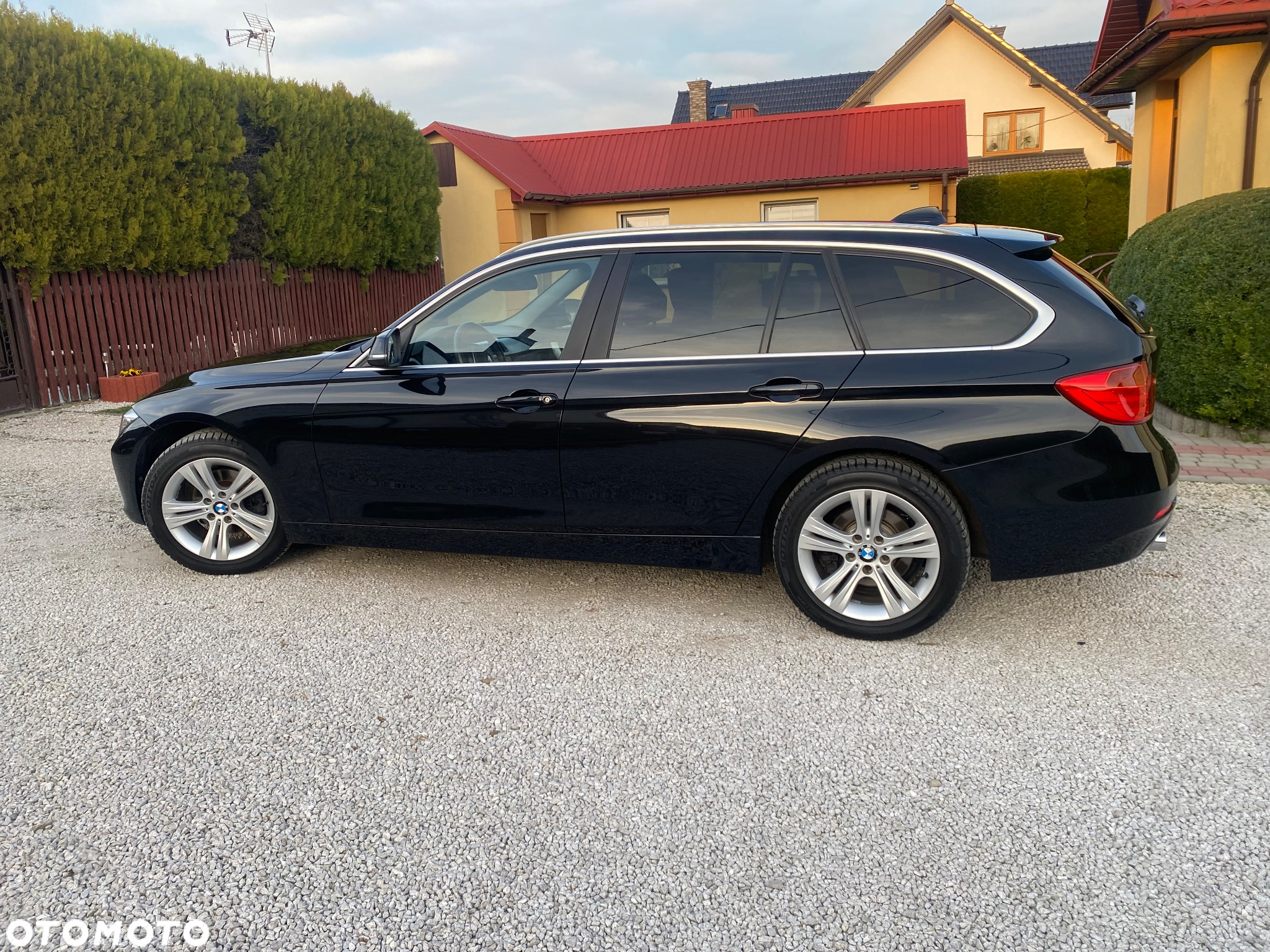 BMW Seria 3 318d Touring - 27