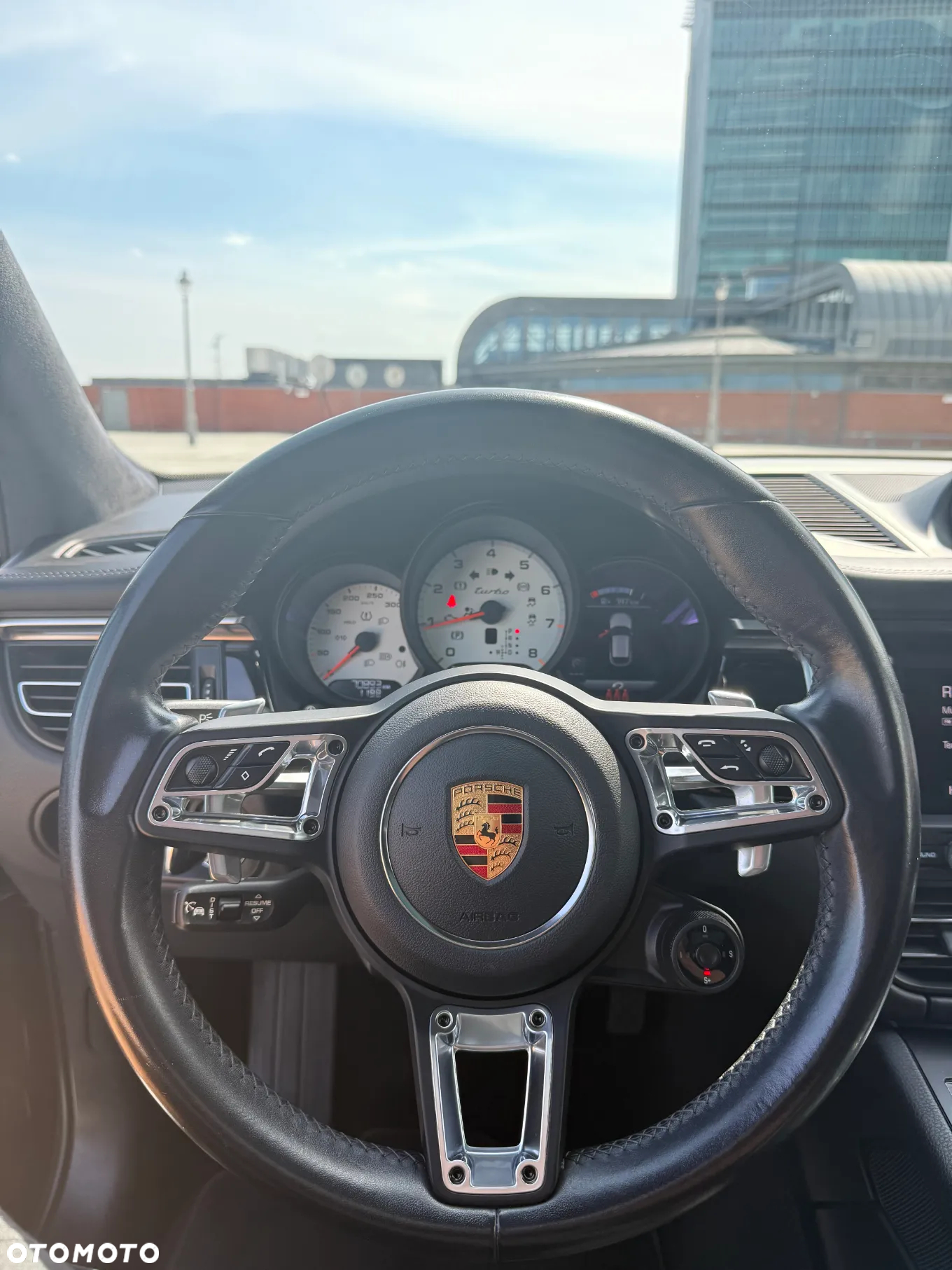 Porsche Macan Turbo - 14